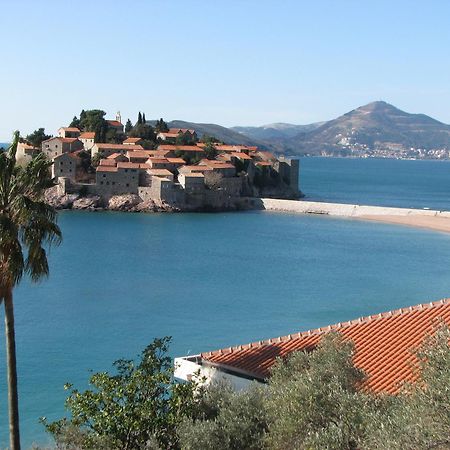 Apartments Secret Garden Sveti Stefan Exterior photo